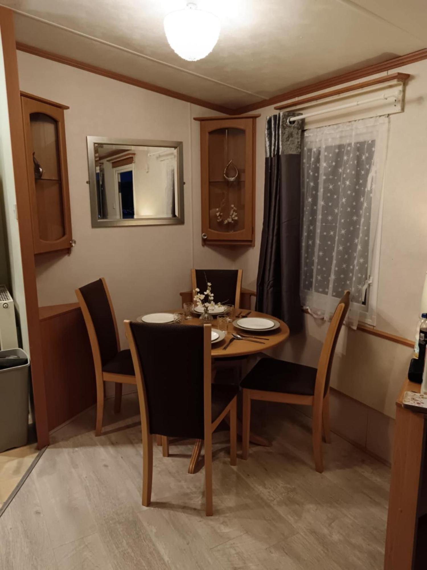 Lovely 3 Bedroom 8 Berth Caravan In ริล ภายนอก รูปภาพ
